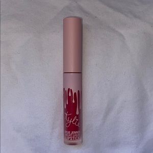 Kylie Cosmetics Velvet Liquid Lipstick!